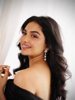 How Much Does Mamitha Baiju Weigh? Get the Facts