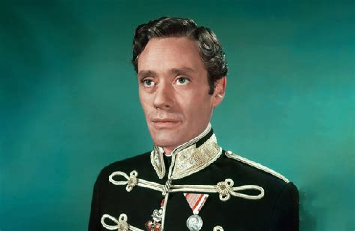 Mel Ferrer: Exploring the Life of a Hollywood Icon and His Spouse